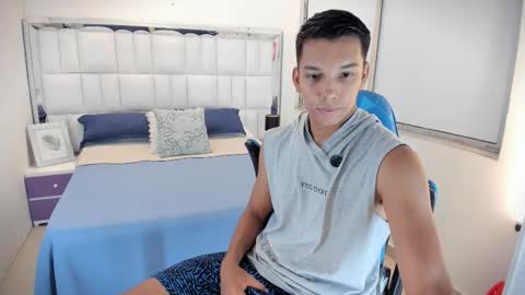 Snapshot of edwin_blaz chatting on October 8, 2:49 am edwin blaz. online show from October 8, 2:49 am