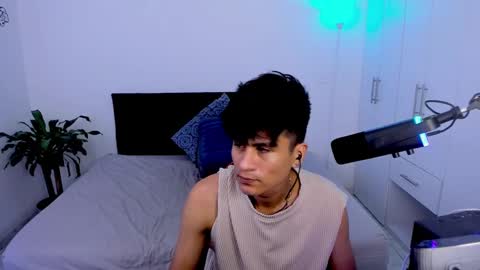 Snapshot of eiden_allenx1 chatting on February 6, 4:14 pm eiden_allenx1 online show from February 6, 4:14 pm