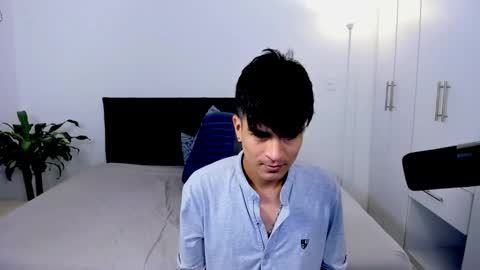 Snapshot of eiden_allenx1 chatting on January 3, 11:25 am eiden_allenx1 online show from January 3, 11:25 am