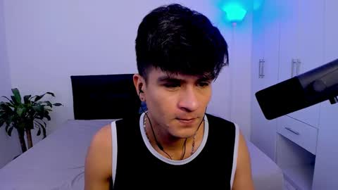 Snapshot of eiden_allenx1 chatting on February 5, 4:04 pm eiden_allenx1 online show from February 5, 4:04 pm