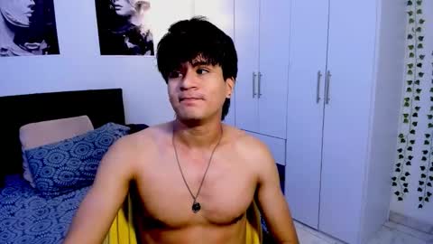 Snapshot of eiden_allenx1 chatting on September 26, 1:20 pm eiden_allenx1 online show from September 26, 1:20 pm