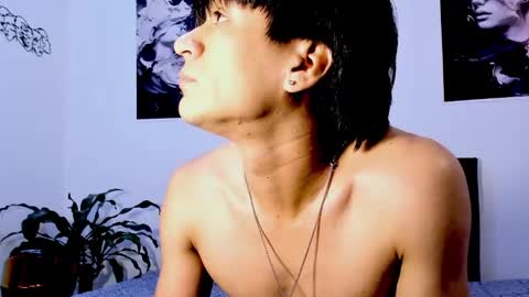 Snapshot of eiden_allenx1 chatting on September 29, 3:08 pm eiden_allenx1 online show from September 29, 3:08 pm