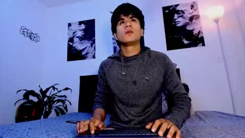Snapshot of eiden_allenx1 chatting on September 21, 9:53 am eiden_allenx1 online show from September 21, 9:53 am