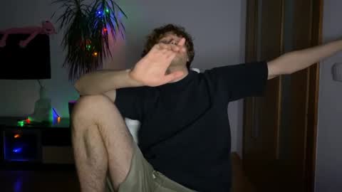 Snapshot of eitanhere chatting on December 26, 12:38 pm Eitan online show from December 26, 12:38 pm