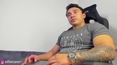 Snapshot of eithanconor1 chatting on October 24, 1:18 am EITHAN CONOR online show from October 24, 1:18 am