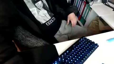 ejakules online show from April 6, 6:31 pm