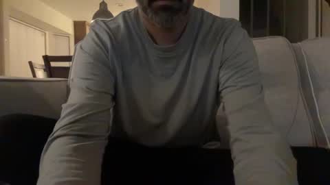 Snapshot of ejameshhh chatting on October 18, 3:55 am ejameshhh online show from October 18, 3:55 am