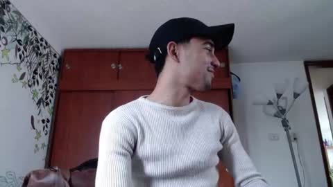 xoxo online show from December 26, 8:11 pm