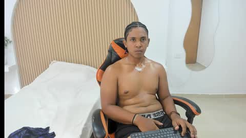 ekko_s online show from May 7, 2:39 pm