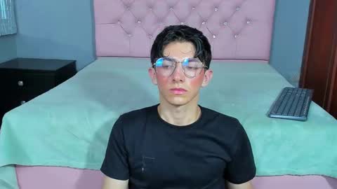 Elan Giralon online show from January 6, 12:03 am