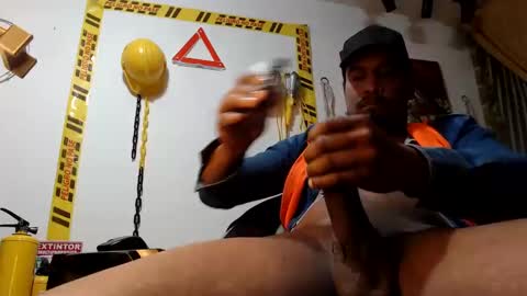 Snapshot of elcaballeroblack chatting on October 4, 11:42 pm elcaballeroblack online show from October 4, 11:42 pm