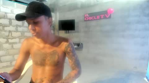 Snapshot of elchicletv chatting on January 27, 5:37 pm El CHICLE TV - SHOW online show from January 27, 5:37 pm