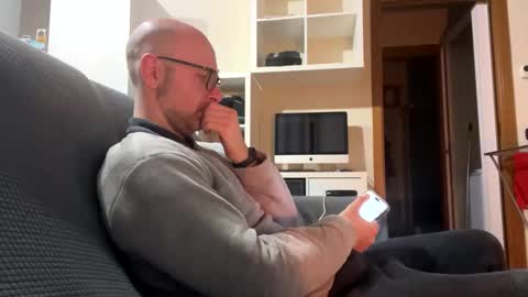 Snapshot of eldiablo844 chatting on December 11, 7:43 pm Eldiablo844 online show from December 11, 7:43 pm