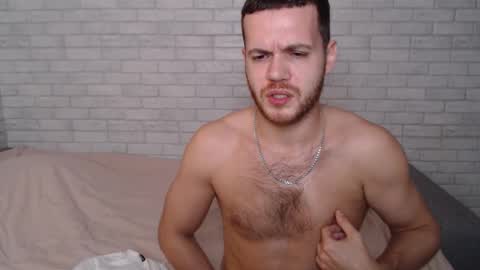 Snapshot of electric_smile chatting on October 31, 1:25 pm Alex online show from October 31, 1:25 pm