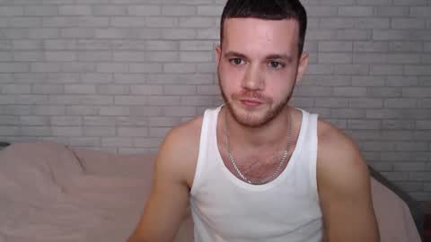 Snapshot of electric_smile chatting on October 24, 9:11 am Alex online show from October 24, 9:11 am