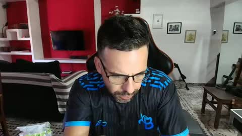Snapshot of elfetas chatting on January 2, 2:02 pm elfetas online show from January 2, 2:02 pm
