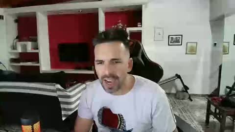 Snapshot of elfetas chatting on January 4, 1:21 am elfetas online show from January 4, 1:21 am