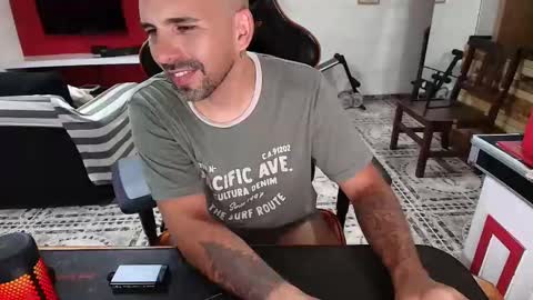 Snapshot of elfetas chatting on January 10, 1:52 pm elfetas online show from January 10, 1:52 pm
