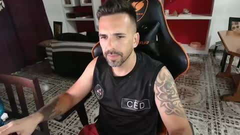 Snapshot of elfetas chatting on January 14, 2:08 am elfetas online show from January 14, 2:08 am