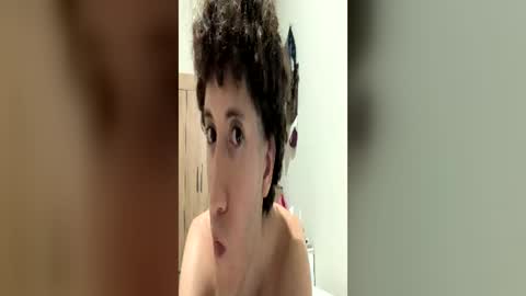 eliabreusss online show from June 17, 12:24 am