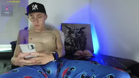 Snapshot of elian_cooper18 chatting on January 16, 1:04 pm Elian online show from January 16, 1:04 pm