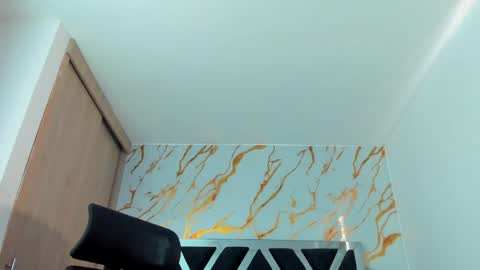 Elian online show from May 14, 5:11 pm