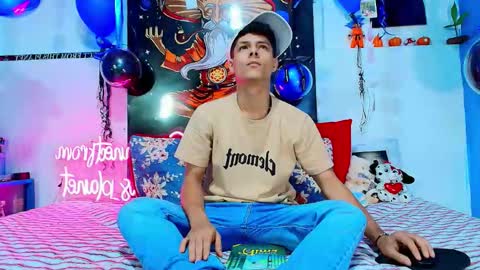 elias_salvatore_ online show from March 4, 12:39 am