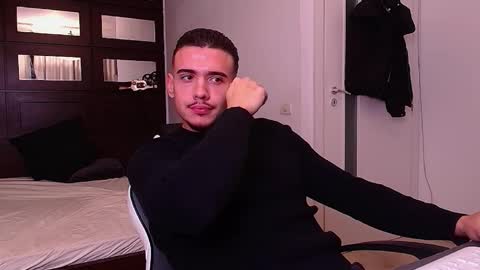 ElijahThorne online show from December 17, 5:47 am