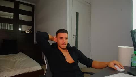 ElijahThorne online show from January 9, 6:40 am