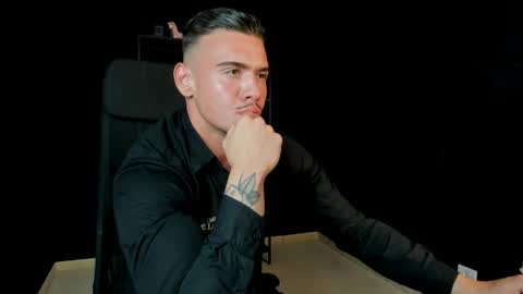 ElijahThorne online show from April 7, 10:15 am