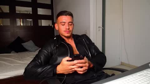 ElijahThorne online show from March 15, 1:18 pm