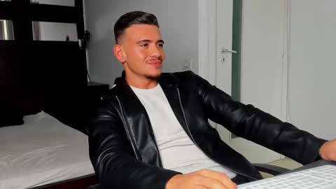 ElijahThorne online show from March 26, 7:34 am