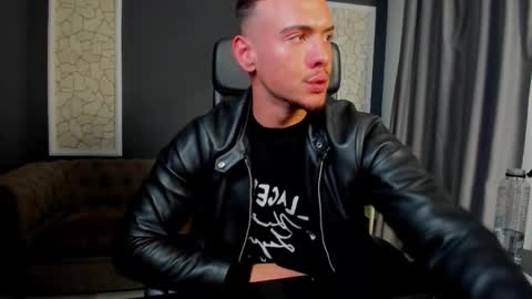 ElijahThorne online show from March 17, 10:29 am