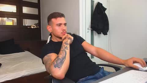 ElijahThorne online show from February 6, 9:50 am