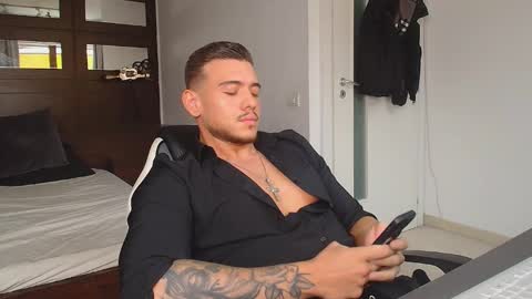 ElijahThorne online show from January 16, 8:17 am