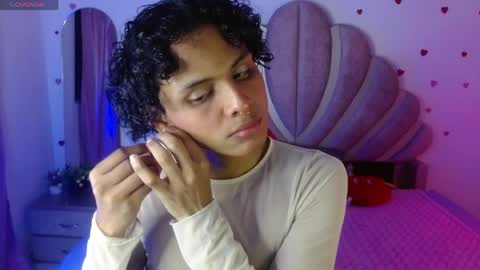 elio_fox online show from April 9, 11:49 am