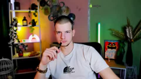 eliot_meow online show from September 21, 12:38 pm