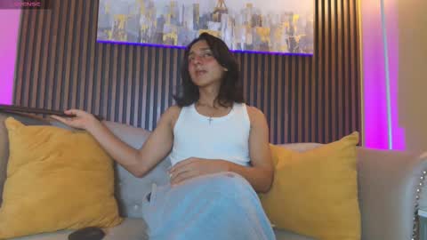 Elisa Sue online show from June 5, 3:22 am