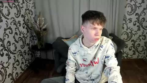 Snapshot of elliot_mars_ chatting on October 19, 6:00 pm elliot_mars_ online show from October 19, 6:00 pm
