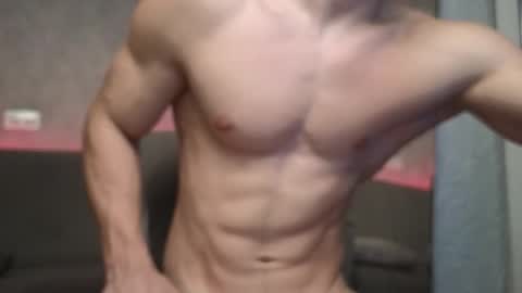 Snapshot of elliot_muscle04 chatting on October 30, 3:35 pm elliot_muscle04 online show from October 30, 3:35 pm