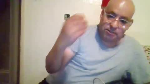 Snapshot of elmario24 chatting on October 1, 4:38 am elmario24 online show from October 1, 4:38 am