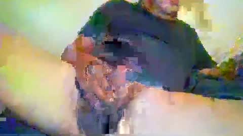 Snapshot of elmario24 chatting on October 4, 8:08 am elmario24 online show from October 4, 8:08 am