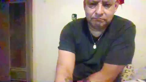 Snapshot of elmario24 chatting on October 6, 11:26 am elmario24 online show from October 6, 11:26 am