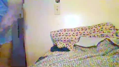 Snapshot of elmario24 chatting on September 26, 9:29 am elmario24 online show from September 26, 9:29 am