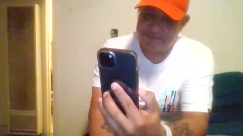 Snapshot of elmario24 chatting on September 16, 5:52 am elmario24 online show from September 16, 5:52 am