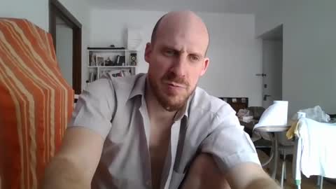 Snapshot of elmatirestrepo chatting on December 21, 4:14 pm Mati Restrepo online show from December 21, 4:14 pm