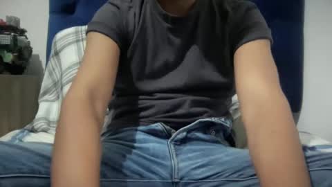Snapshot of elvergudo0 chatting on December 21, 7:13 am Diego online show from December 21, 7:13 am