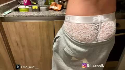 emanuell___ online show from April 14, 12:00 am