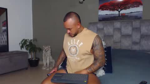 emanuelspencer online show from March 4, 8:38 pm