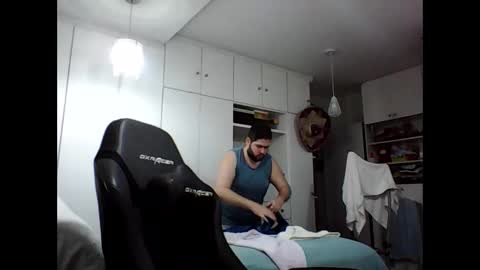 embarrassed_str8_3incher online show from April 30, 9:08 pm